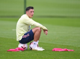 "Sinicuza kuba narasinyiye ikipe ya Arsenal" Mesut Ozil