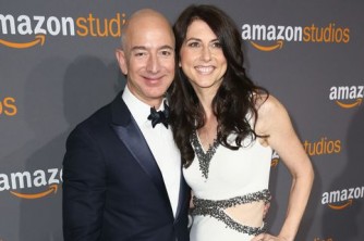 MacKenzie Bezos wahoze ari umugore wa Jeff Bezos ubu ni we mugore ukize cyane ku Isi n'akayabo ka Miliyari $68