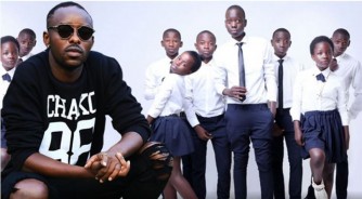 Eddy Kenzo na 'Triplets Ghetto Kids' batumiwe na Chris Brown mu ndirimbo