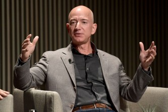 Jeff Bezos akize kurusha ibigo nka Nike, IBM na McDonald nyuma y'uko ubutunzi bwe butijwe umurindi na covid-19 