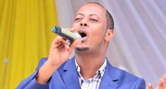 Kizito Mihigo yasohoye indirimbo nshya "Abarinzi b'amateka" irwanya ipfobya n'ihakana rya Jenoside yakorewe Abatutsi-VIDEO