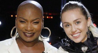 Miley Cyrus yasutse amarira mu muhango wo kwibuka Janice Freeman asaba se kwita ku nshingano ze