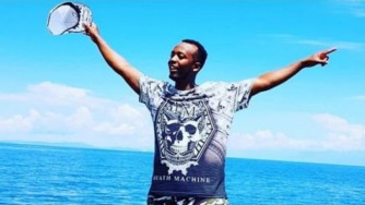 U Budage: Umuraperi w'umunyarwanda Sosa Escoba atangiye umwaka wa 2019 ashyira hanze indirimbo nshya 'One time'-VIDEO