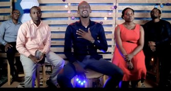 Yvan Ngenzi yasangije abakunzi be indirimbo nshya 'Waramfiriye' yakoranye na Pastor Dadou, Delsy, René Patrick na Arsene Manzi-VIDEO